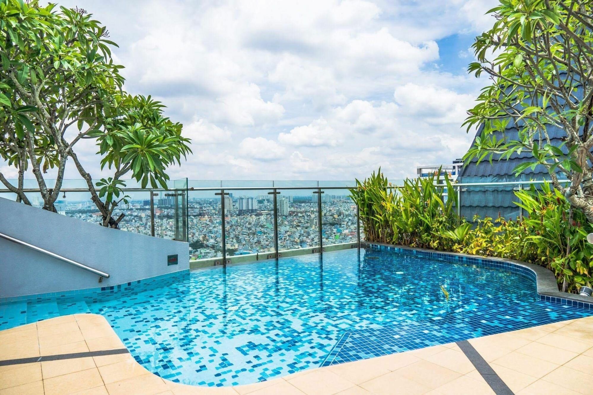 Apartment The Manner Icon 56 Rooftop Pool